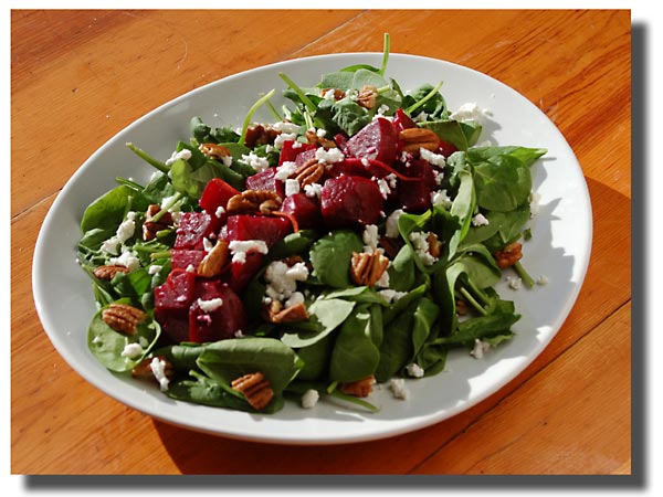 fall greens w/beets & goat cheese